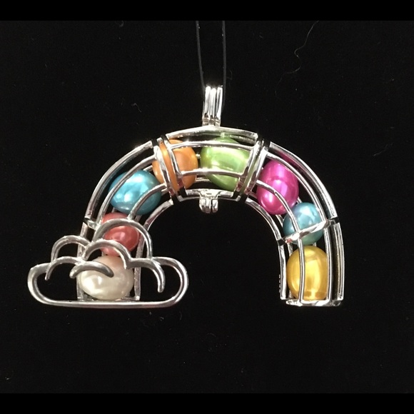 Rainbow pendant - Picture 1 of 3